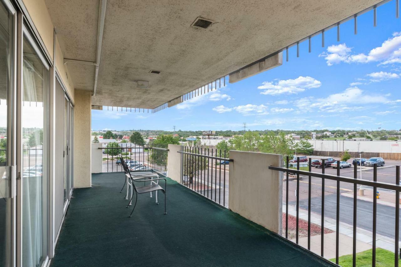 Satellite Hotel Colorado Springs Exterior photo